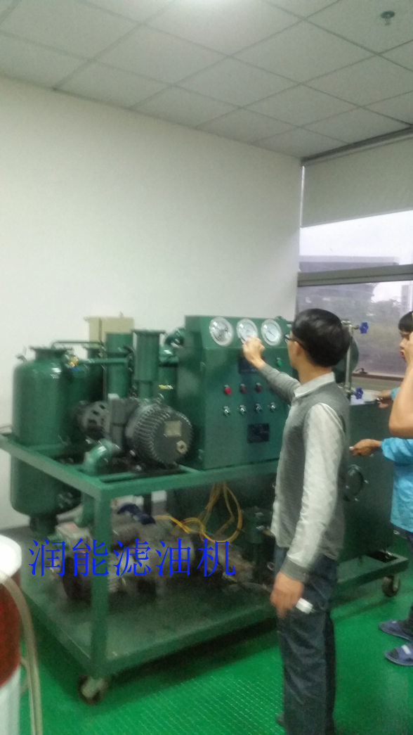 ZZ-3型X光机球管真空注油机在深圳市深图医学影像设备有限公司现场